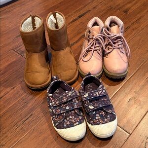 Girls boots
